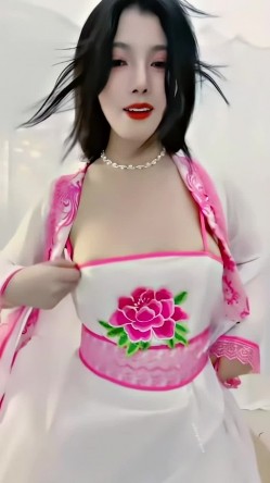 青春无敌，抖音风艺校美少女【杨晓花】定制福利，露脸露点，各种热门BGM裸舞 截图1