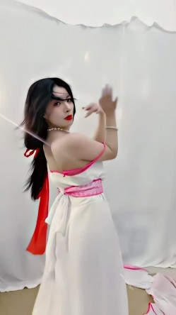 青春无敌，抖音风艺校美少女【杨晓花】定制福利，露脸露点，各种热门BGM裸舞 截图16