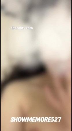 【绿帽淫妻】反差眼镜少妇，极品高颜值露脸人妻「SMMSMM」，约炮入珠单男，和上门推油男技师调情，被当作母狗多人淫趴调教 截图12
