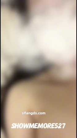 【绿帽淫妻】反差眼镜少妇，极品高颜值露脸人妻「SMMSMM」，约炮入珠单男，和上门推油男技师调情，被当作母狗多人淫趴调教 截图13