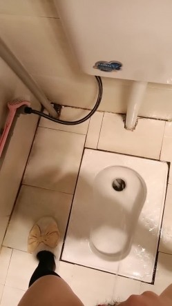 黑丝短发小少妇镜头前赚外快，全程露脸激情抠逼，淫声荡语不断，扣得骚逼直流淫水，精彩刺激不要错过好骚 截图14