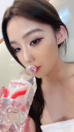 ️高端调教 天生媚骨狐相姐妹新人群P团队高颜值精神姐妹开局 截图2