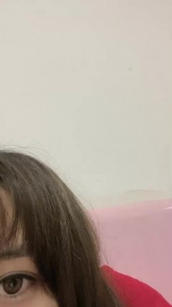 大眼睛新人漂亮妹子性感情趣装黑丝居家自慰，完美翘臀拨开内裤跳蛋塞逼，露出大白美乳揉搓，毛毛弄呻吟诱人 截图13