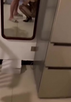 安徽韵味人妻 林梦 情趣装网袜足交道具自慰 一边骑乘大肉棒榨精一边用震动棒刺激阴蒂 截图6