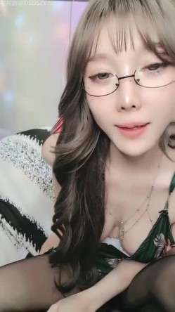️顶级主播G奶校花【林骆熙】骚舞诱惑~跳蛋狂震喷水 截图8