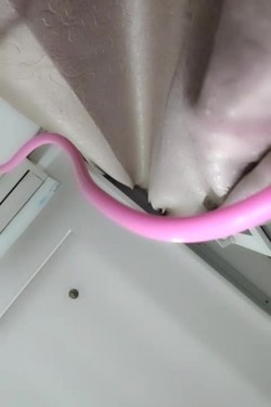 大三学姐露脸出租屋内发骚黑丝情趣，性感的内裤蝴蝶骚逼，自己揉捏大奶子抠骚逼水好多，跳弹塞逼里玩，叫的骚 截图12