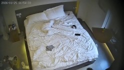 酒店偷拍反差婊眼镜妹子换上黑丝情趣睡衣配合男友69互舔口爆后入 截图14