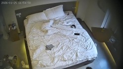 酒店偷拍反差婊眼镜妹子换上黑丝情趣睡衣配合男友69互舔口爆后入 截图15