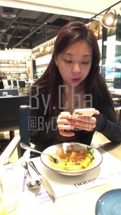 户外极限挑战直接秒杀各界露出达人的推特红人By.Cha逆天任务~公共场合露出、啪啪、紫薇全程露脸全套无水原版 吴晗第7期餐厅吃饭 截图15