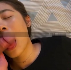 安徽财经大学 李馨彤 和男友自拍性爱视频泄密 吃鸡口活一流各种场景舔屌 截图9