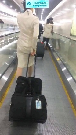 【真实空姐】各大航空美丽空姐不欲人知的真实反差 截图8