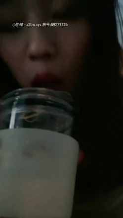 楠手宝高颜值清纯妹子全裸自慰诱惑，摆弄姿势扭动脱光光特写跳蛋震动 截图1