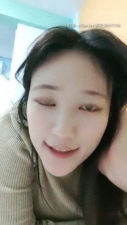 楠手宝高颜值清纯妹子全裸自慰诱惑，摆弄姿势扭动脱光光特写跳蛋震动 截图11