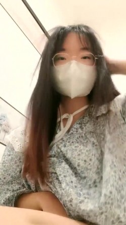 新人~正宗学生妹【清纯少女可可酱】极品美乳~，露脸一看是真年轻，清纯外表，掩盖不住好身材，小骚逼 截图11
