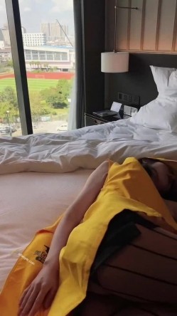江苏90后夫妻烧婊子，【静香阿姨_缇娜小姐】付费福利，极品白富美，淫妻小少妇 截图15