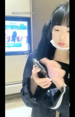 幽会远方女友特意穿上薄丝给哥们儿来一发 久违的滋味啊 截图5