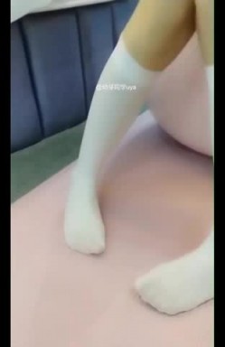 幽会远方女友特意穿上薄丝给哥们儿来一发 久违的滋味啊 截图8