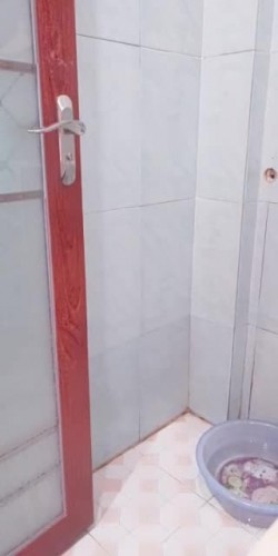 新来的美女主播萌萌小耳朵，露脸闷骚的女人，每一个动作都充满诱惑，揉奶子抠骚逼，道具插入呻吟可射 截图15