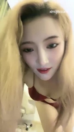 超漂亮红色奶罩美少妇与粉丝宾馆大战 一张桃花媚脸吞精口爆 挨肏的时候大喊深一点再深一点 截图2