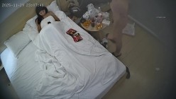 酒店偷拍 连续两天入住情侣气质甜美又身材不错的美女喜欢上位榨取男友精液 截图4