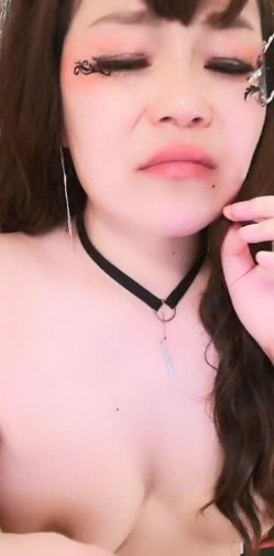 幸福的大哥一下玩两个女人一起给舔几把，多姿势轮草画面非常淫荡，情趣内衣诱惑，浪叫不止，最后直接射嘴里快被干哭了 截图16