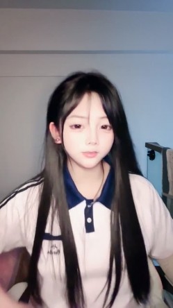 顶级校花来了！美到炸，清纯校园风小姐姐【取悦】刚下海就被操！满满撸点 截图1