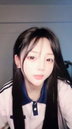 顶级校花来了！美到炸，清纯校园风小姐姐【取悦】刚下海就被操！满满撸点 截图2