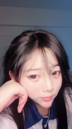 顶级校花来了！美到炸，清纯校园风小姐姐【取悦】刚下海就被操！满满撸点 截图5