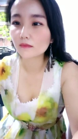 山东超市的老板娘，【北冥有鱼】，带表妹初下海，店里还有人，就要露奶子，约情人来啪啪，这骚娘们真带劲 截图2