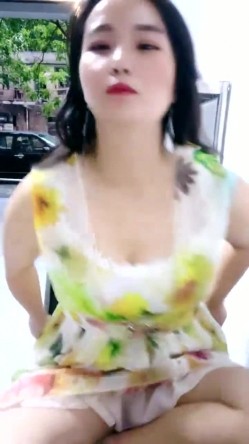 山东超市的老板娘，【北冥有鱼】，带表妹初下海，店里还有人，就要露奶子，约情人来啪啪，这骚娘们真带劲 截图10