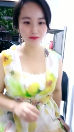 山东超市的老板娘，【北冥有鱼】，带表妹初下海，店里还有人，就要露奶子，约情人来啪啪，这骚娘们真带劲 截图13