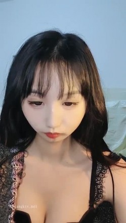 新人！校花级别女神下海~【优优】好漂亮！绝对是初恋感觉~乖巧邻家妹子，小逼逼需要被满足 截图6