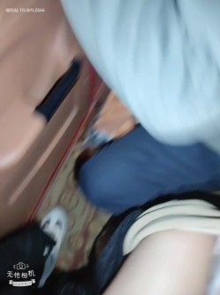 【妖媚婷儿】户外勾引代驾小哥被舔逼拿玉米棒槌自慰人妻妖媚婷儿喜欢背着老公去农村工地勾引陌生农民工 截图3