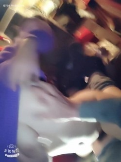 【妖媚婷儿】户外勾引代驾小哥被舔逼拿玉米棒槌自慰人妻妖媚婷儿喜欢背着老公去农村工地勾引陌生农民工 截图14