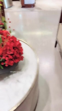 公司新来的美女上班时间被部门经理微信撩骚 ️带去洽谈区厕所啪啪 ️不停有妹子上厕所 截图9