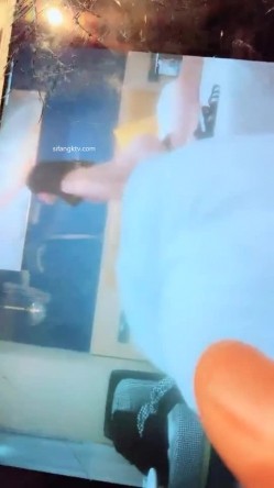 公司新来的美女上班时间被部门经理微信撩骚 ️带去洽谈区厕所啪啪 ️不停有妹子上厕所 截图14