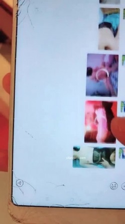 公司新来的美女上班时间被部门经理微信撩骚 ️带去洽谈区厕所啪啪 ️不停有妹子上厕所 截图16