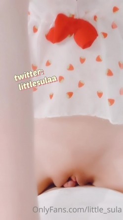 万人舔屏OF漫画身材，绝美反差女神【Littlesulaa】馒头穴蜜桃臀各种诱人性爱 截图10