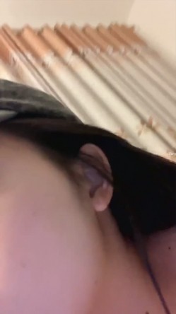 神仙颜值！超迷人【雯雯舌头很迷人】下海福利，抠穴道具自慰~包射 截图15