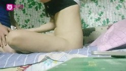 探花辉哥带你探秘红旗农贸市场旁站街女一条街搭讪个吃槟榔的小妹150块到出租屋啪啪 截图10