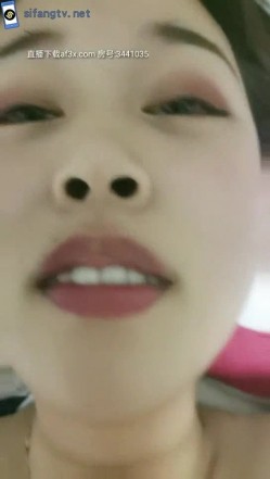 弄奶水充盈的美艳小少妇 一边肏一边喷乳汁源源不断 最后射得她满脸精液样子淫荡万分 截图2