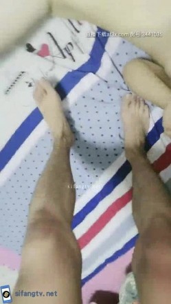 弄奶水充盈的美艳小少妇 一边肏一边喷乳汁源源不断 最后射得她满脸精液样子淫荡万分 截图7