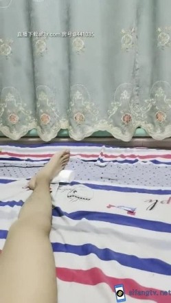 弄奶水充盈的美艳小少妇 一边肏一边喷乳汁源源不断 最后射得她满脸精液样子淫荡万分 截图11