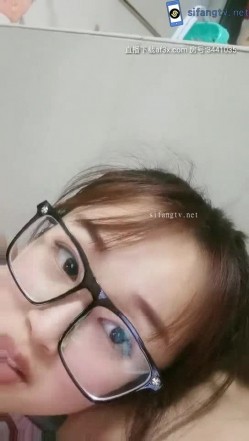 弄奶水充盈的美艳小少妇 一边肏一边喷乳汁源源不断 最后射得她满脸精液样子淫荡万分 截图16