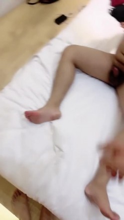 【00后喜欢内射】刚入圈骚母狗 滴蜡调教 户外车震 3P无套轮操~内射 截图4