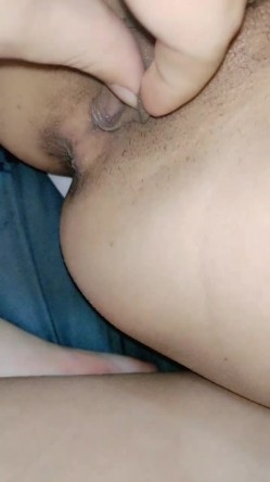 骚少妇玩的好嗨，露脸让大哥调教，爆草菊花展示给狼友看，逼逼还流白浆，精彩刺激淫声荡语不断硬挤奶头出水 截图6