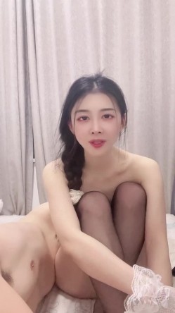 好白菜让猪拱了，【小师妹】，清秀漂亮女神，被无套啪啪干了好几炮，让人又爽又揪心！ 截图4