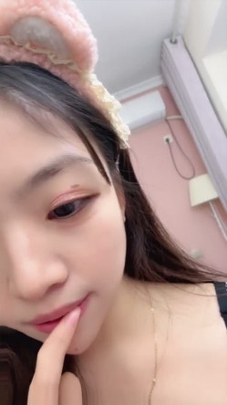 清纯女大【男模来我家】被猥琐男无套啪啪~颜射~口爆~内射~刺激 截图10