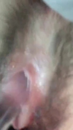 四川南充某院校小骚学生妹，网友撩骚给我发来紫薇视频，平时看着很正点 表面看不出什么，没想到宿舍暗藏自慰棒 玩得小穴湿哒哒！ 截图9