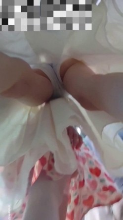 【抄底CD合集】丧心病狂的操作 刻意约妹子出来玩偷偷抄底 截图8